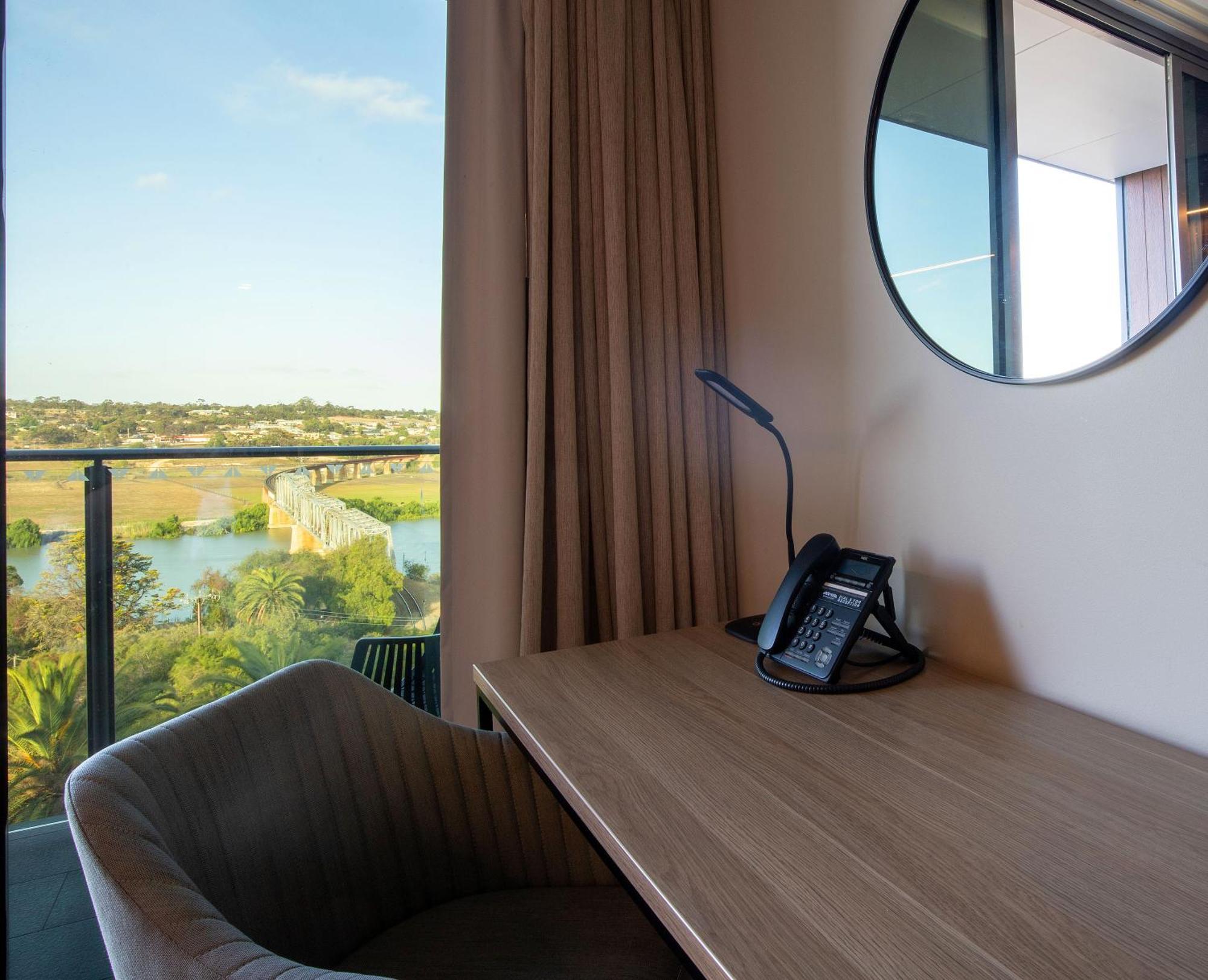 Bridgeport Hotel Марри-Бридж Экстерьер фото